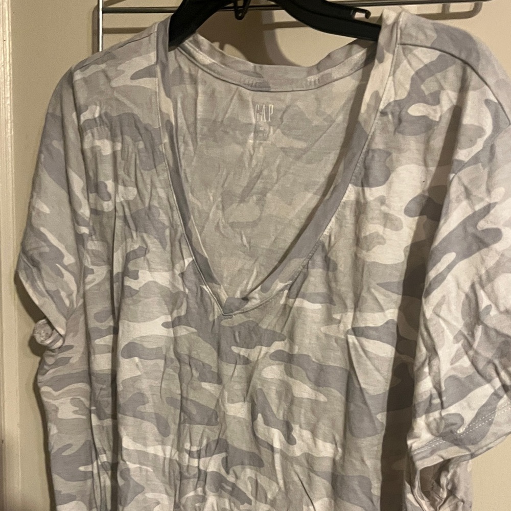 💡3/$15💡GAP Short Sleeve Camouflage Tee